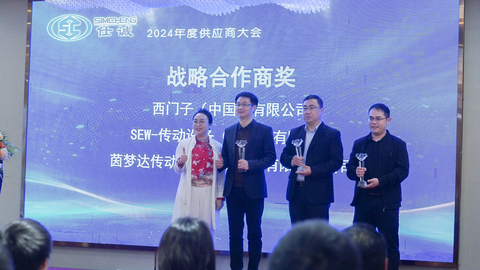 11890226.jpg 11890226.jpg